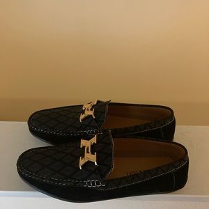 Men’s Size 10 casual suede loafers